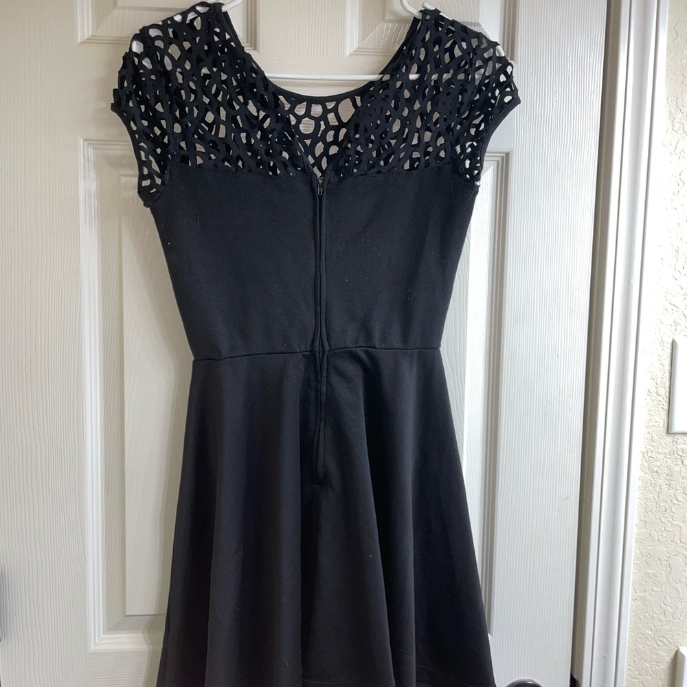 Sweetheart cutout little black mini dress small - Picture 2 of 2